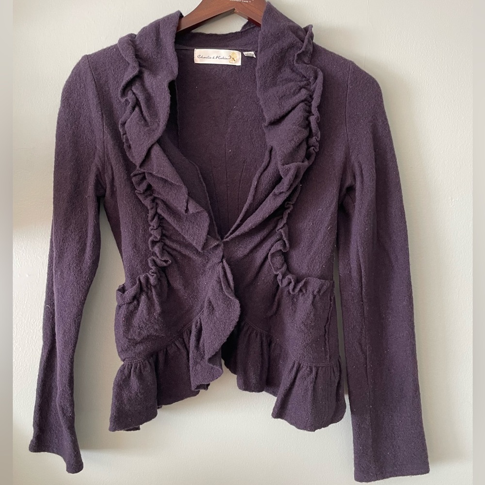 Charlie & Robin 100% wool ruffle cardigan. Two invisible clasps on front.